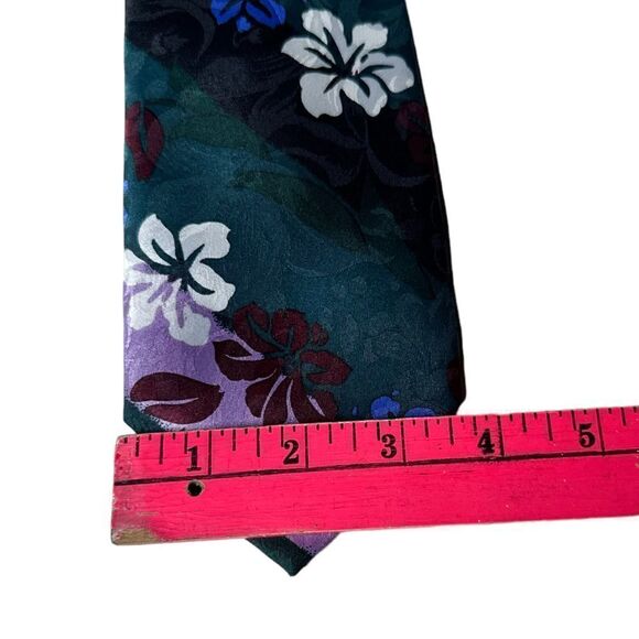 Vintage Green & Purple Tropical Flower Pattern Tie. - Picture 4 of 6